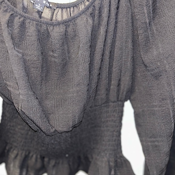 Elegant Black Women's Peplum Top Haute Monde size Large - Picture 2 of 4